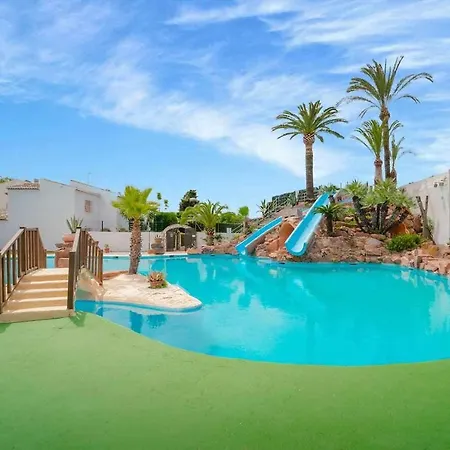 Holiday home Adosado Noura *